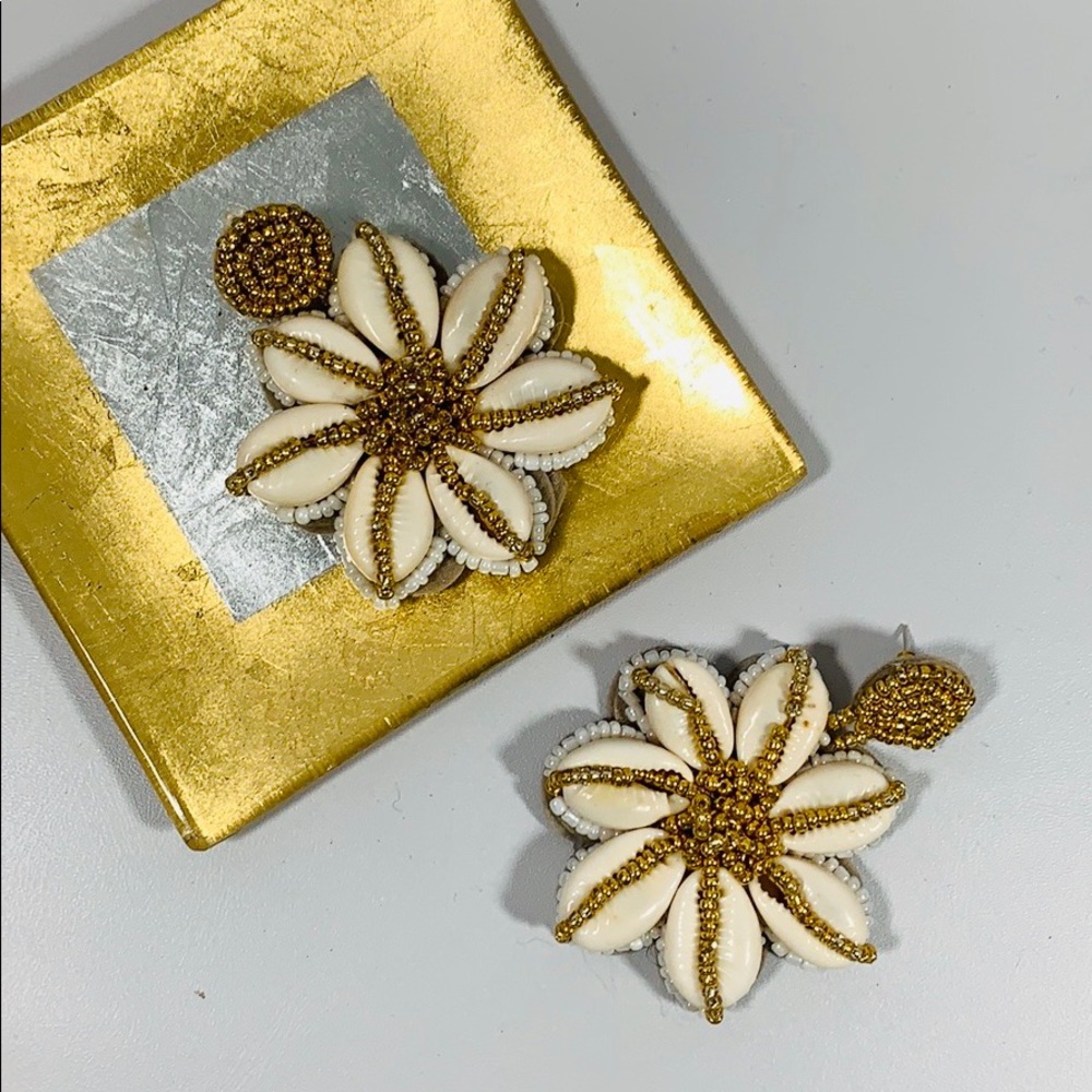 JEWELRY | Cowry Shell Studs